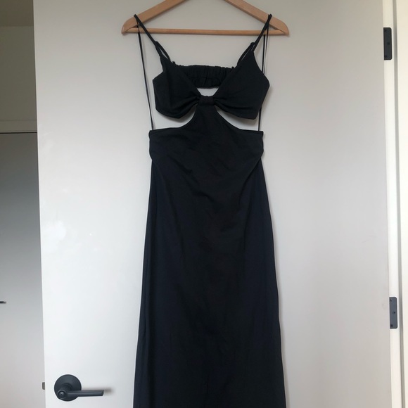 Dynamite Dresses & Skirts - NWT Dynamite Cut-Out Midi Dress